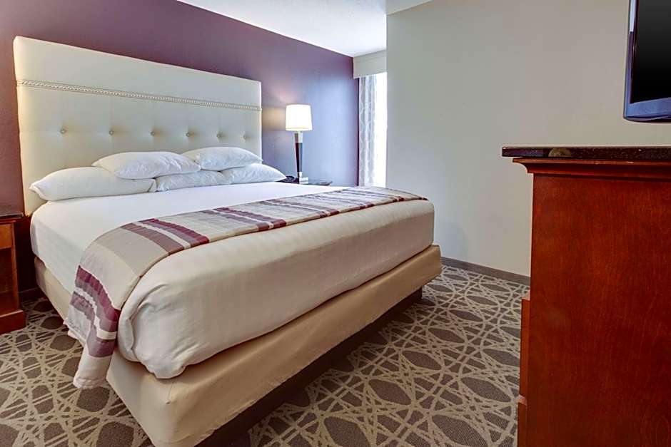Drury Inn & Suites Overland Park