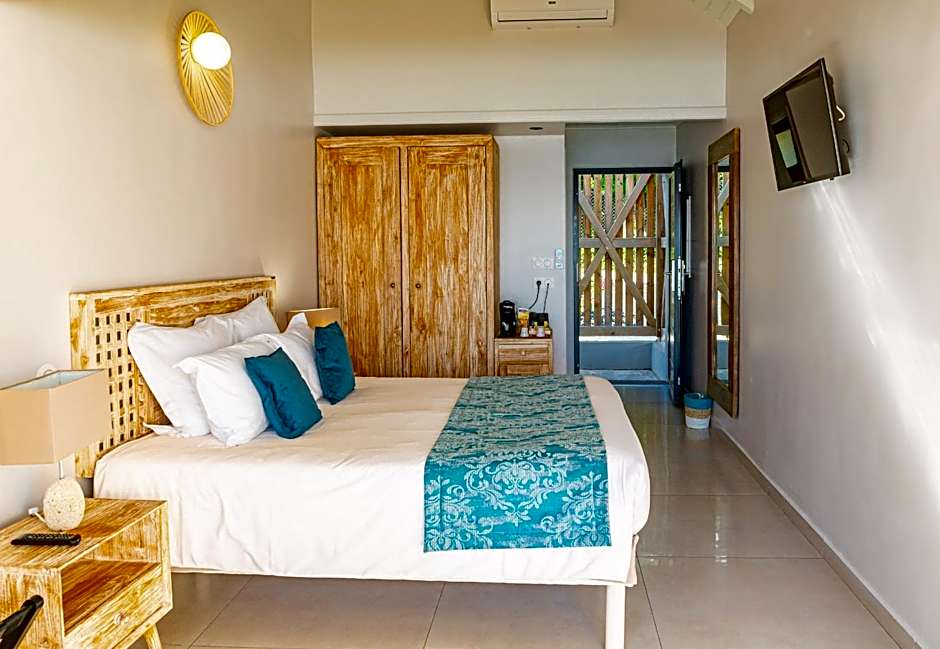 LES GALETS ROUGES LODGES & SPA