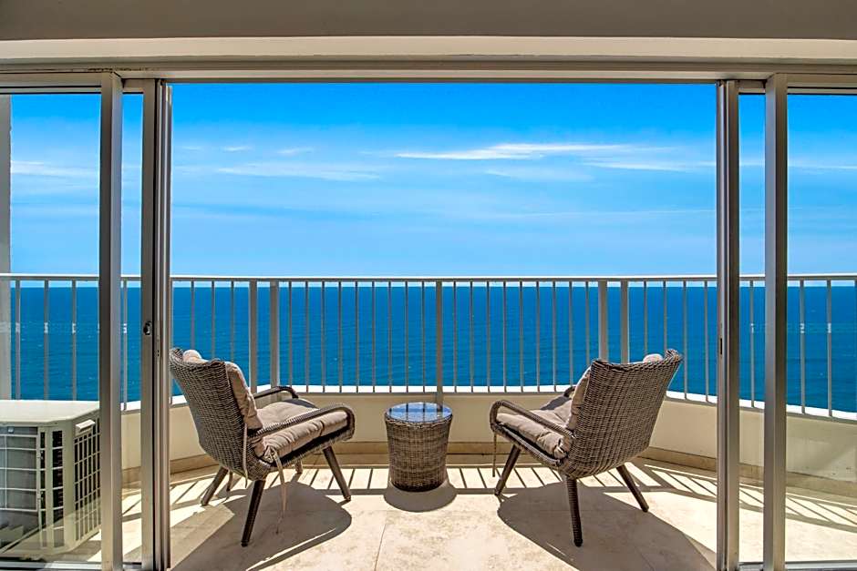 Pacific Plaza Apartments