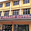 OYO 90929 DJ Hotel