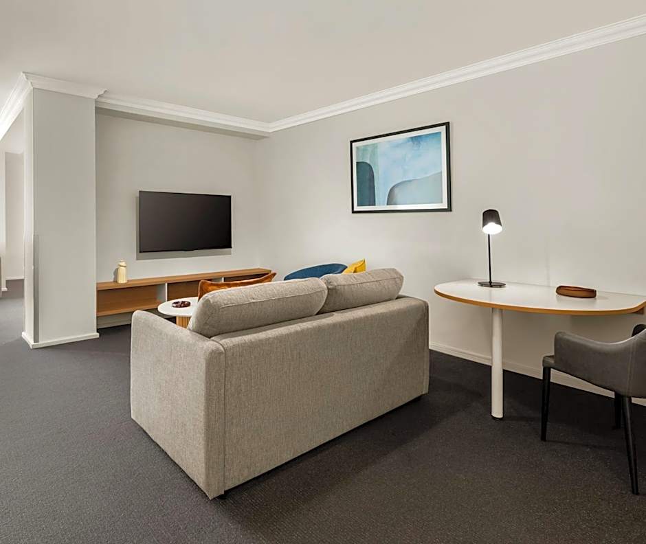 Oaks Perth Hotel