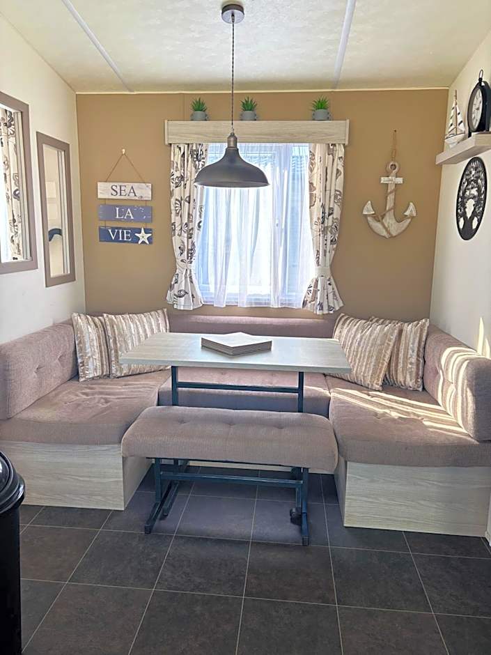 WillowWay168, Tranquility Family Home