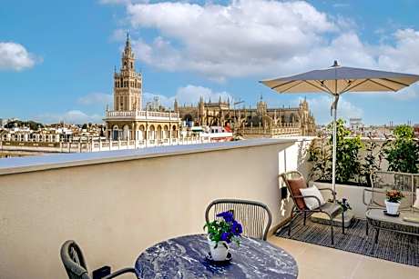 Querencia de Sevilla, Autograph Collection