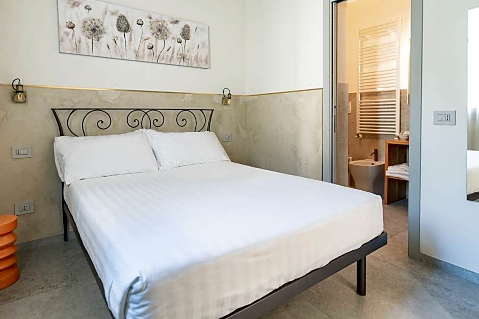 Foto 1 di 8 di Double Room with Private Bathroom