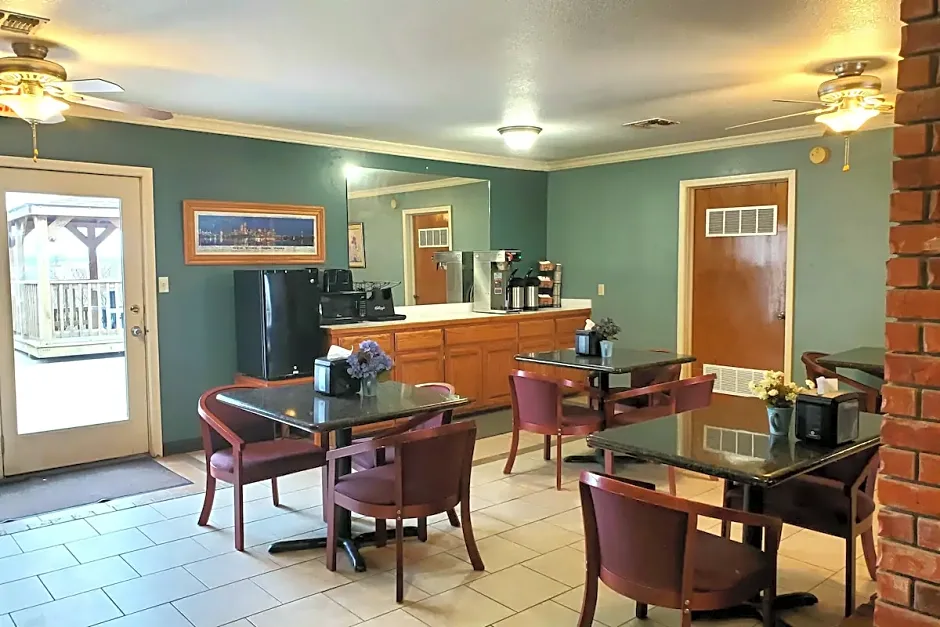 Candlelight Inn & Suites Hwy 69 near McAlester