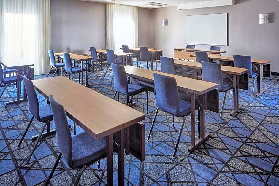Courtyard By Marriott Columbus Dublin