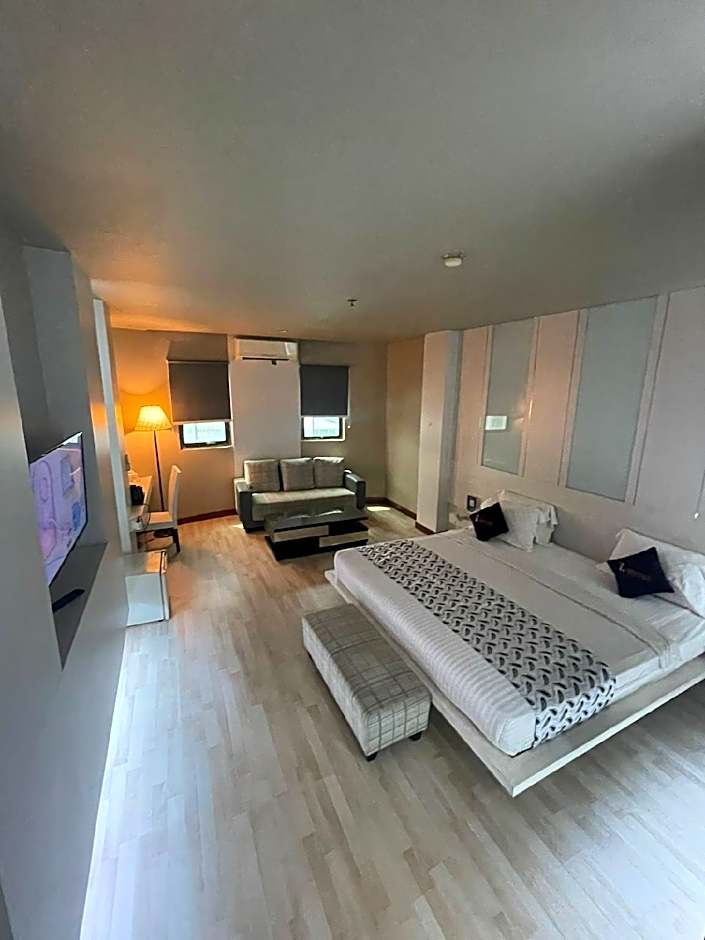 The L Hotel