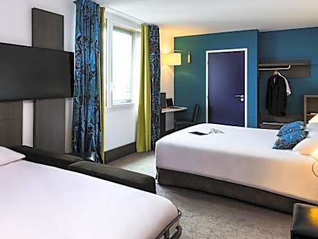 Junior Suite with Queen Bed and Sofa Bed