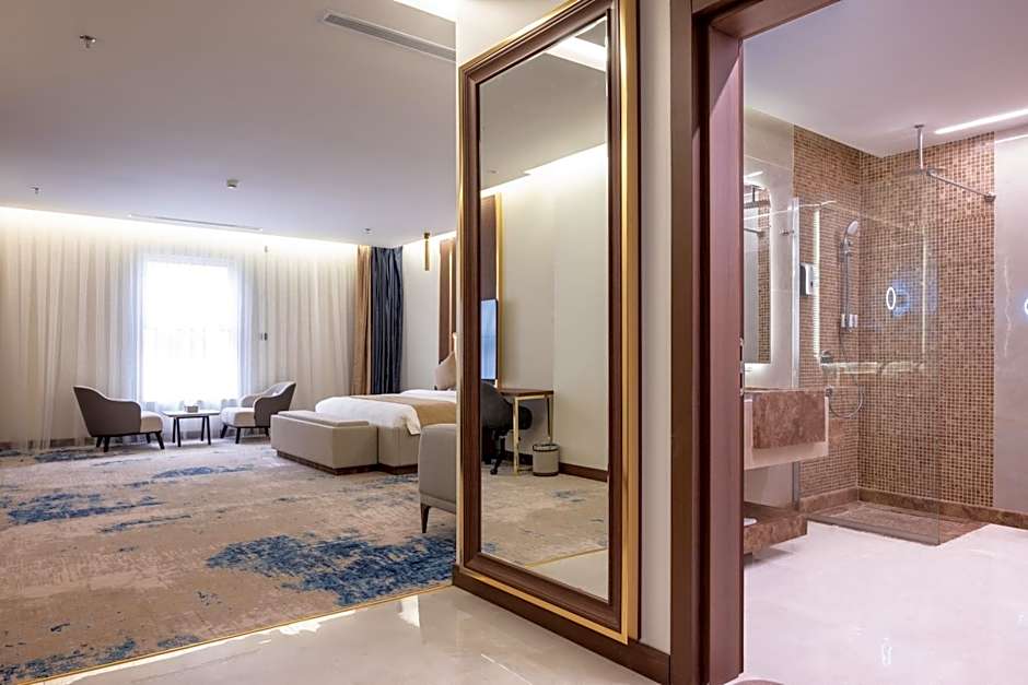 Photo 1 of 14 of Junior Suite