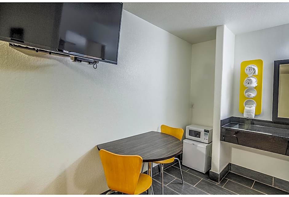 Motel 6-Childress, TX