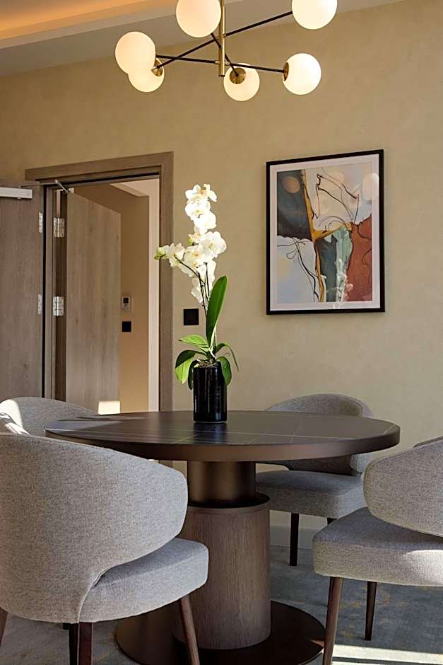 Photo 1 of 14 of Junior Suite