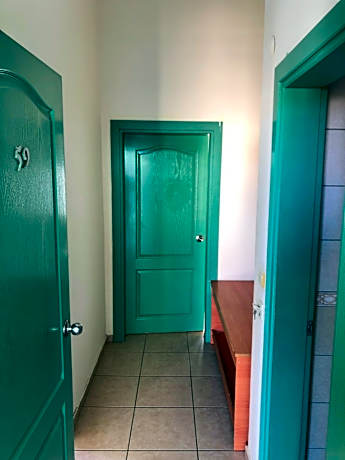 Apartment with Pool View