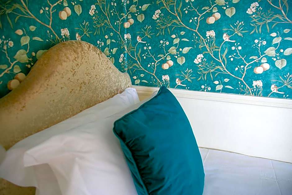 Photo 1 of 2 of Single Room - Castle