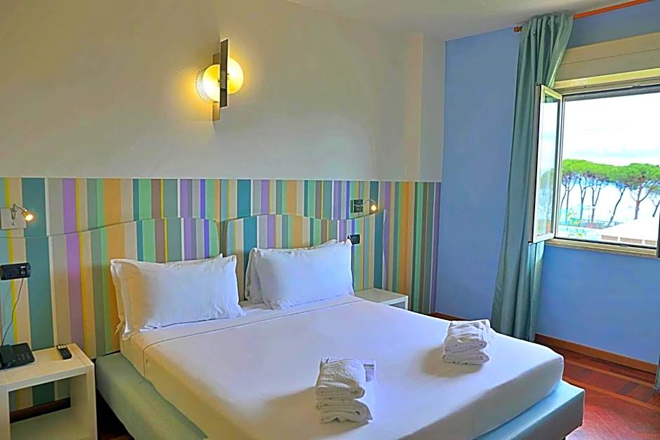 Foto 1 von 2 von 1 Double Bed or 2 Beds, Lake View