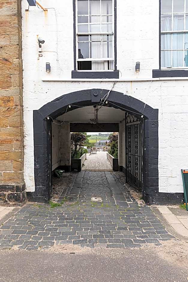 Schooner Hotel