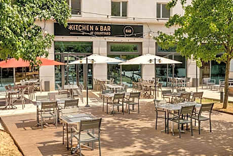 Superior King Room with Breakfast & WiFi