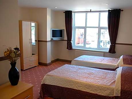 Twin Room with Private Bathroom