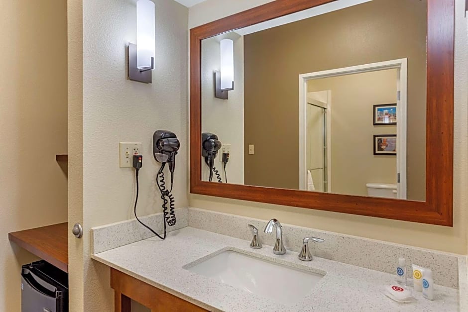 Comfort Suites Cordova