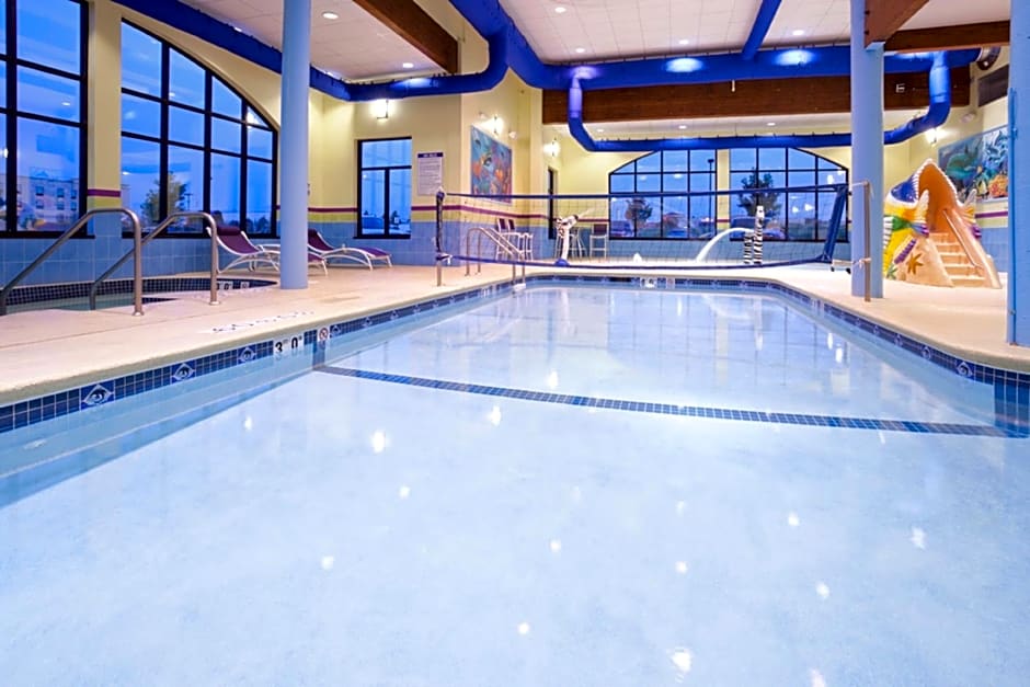 Holiday Inn Express Hotel & Suites Rogers, an IHG Hotel