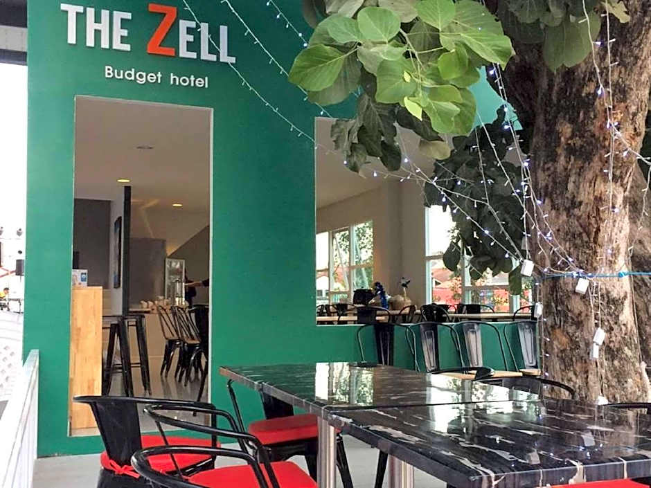 The Zell Budget Hotel Buriam