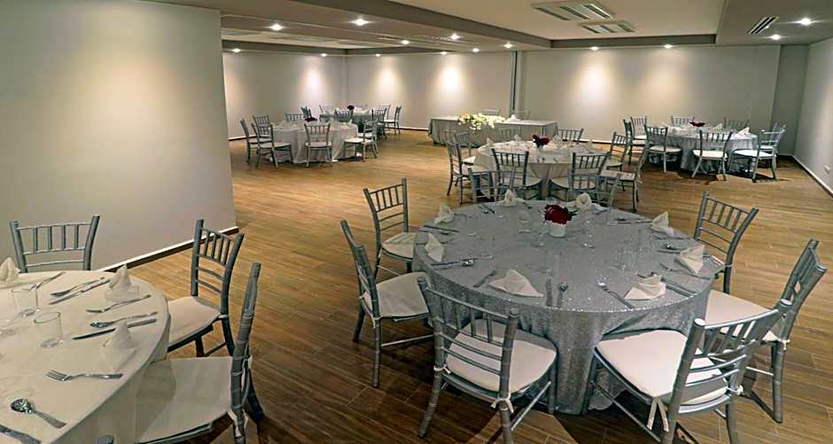 Bluu Hotel Aeropuerto Monclova-Frontera