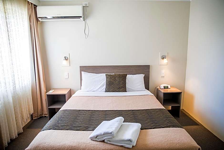 Lilac City Motor Inn