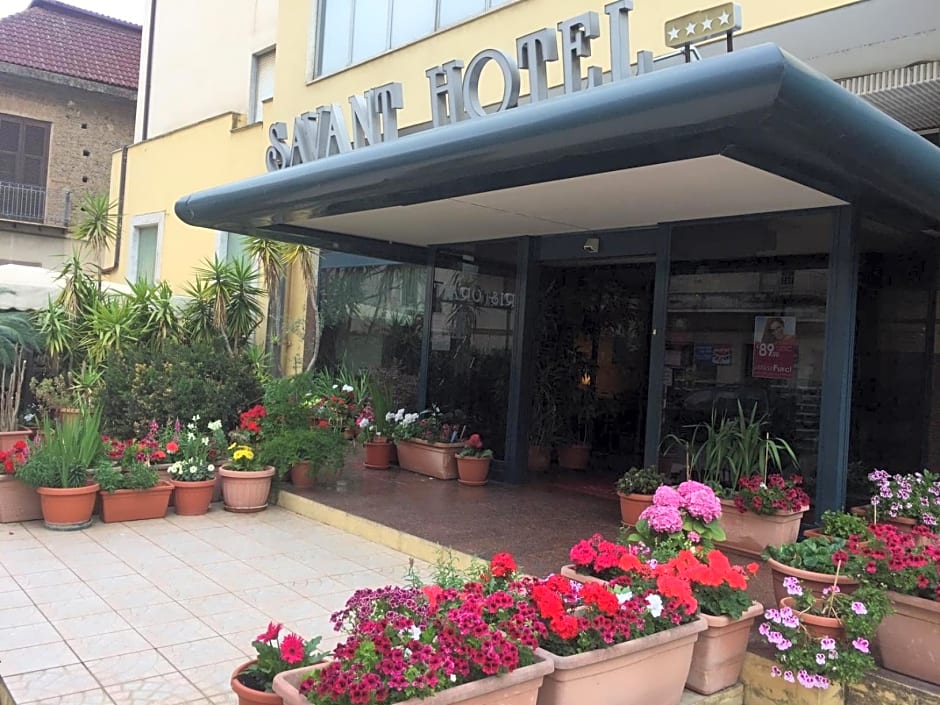 Savant Hotel