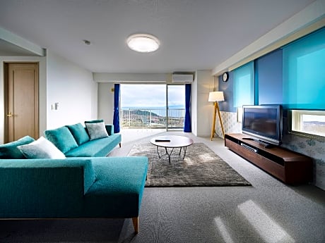 Marine Blue Themed Suite - No Pets Allowed
