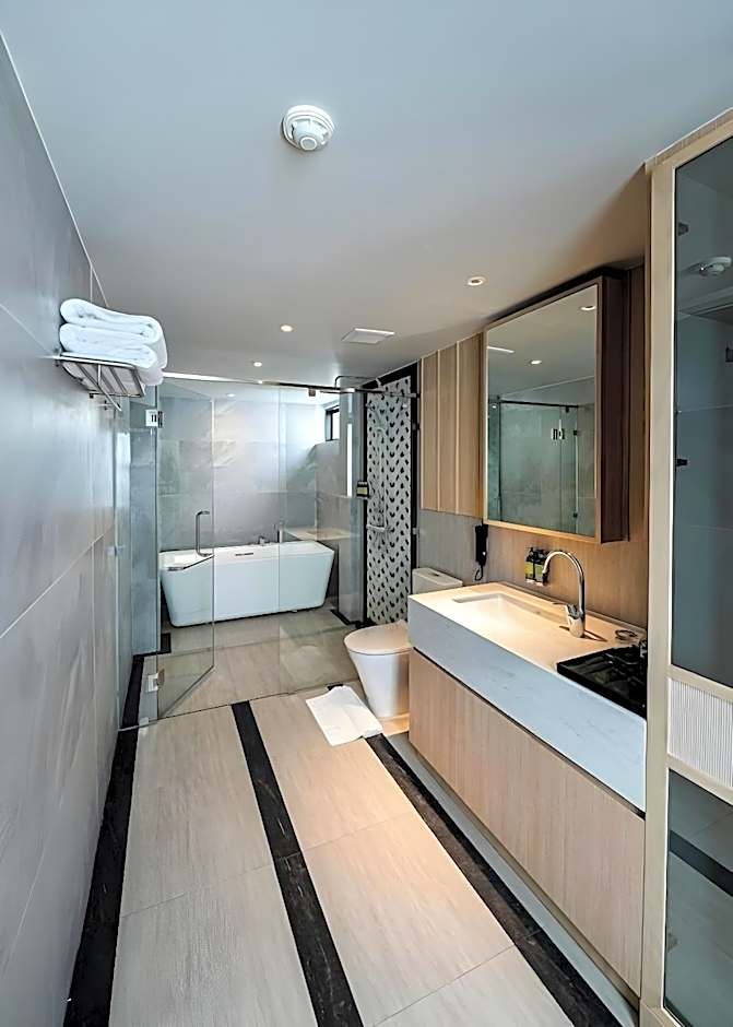 Floral Court Hotel & Residence Sukhumvit 13