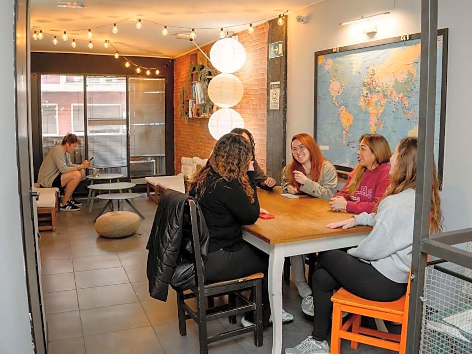 Olé Backpackers Hostel