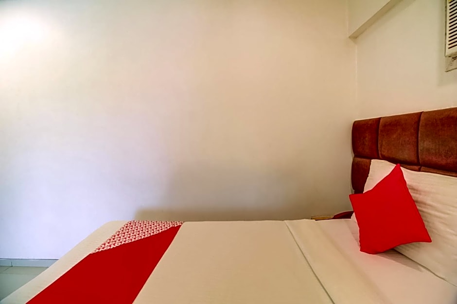 OYO Flagship 572 Santacruz West