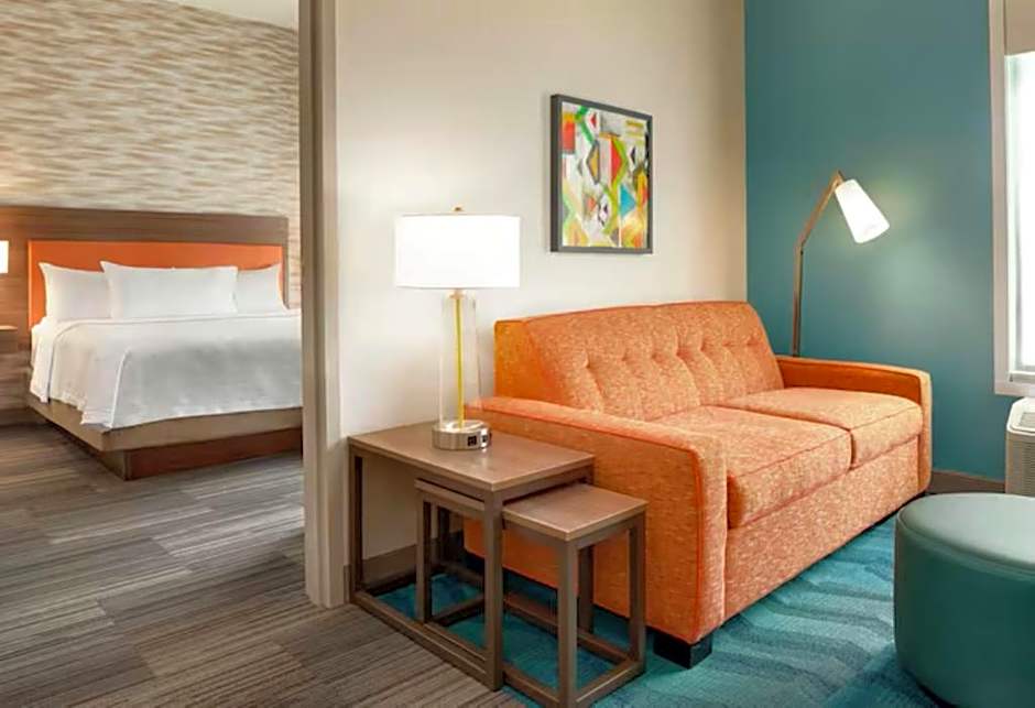 Photo 1 of 2 of 1 King Bed Suite, Hearing/Mobility Accessible, Bathtub