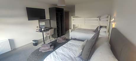 Family Room with Sea View