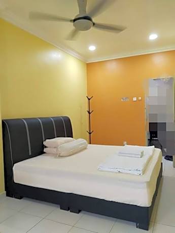 Happy Raub Guest House