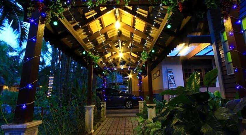 Six Villa Inn