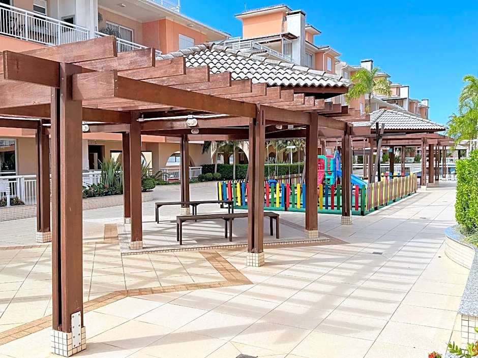Residencial com piscina a apenas 150 metros da Praia dos Ingleses Lado Norte