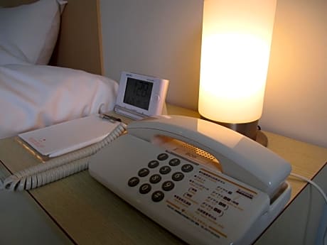 Twin Room - Non-Smoking