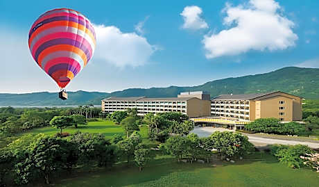Luminous Hot Spring Resort & Spa