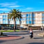Garde and Warders Hotel