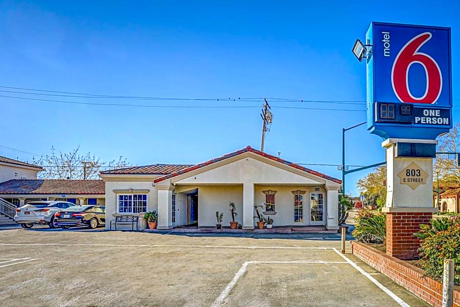 Photo 1 of 35 of Motel 6-Marysville, CA