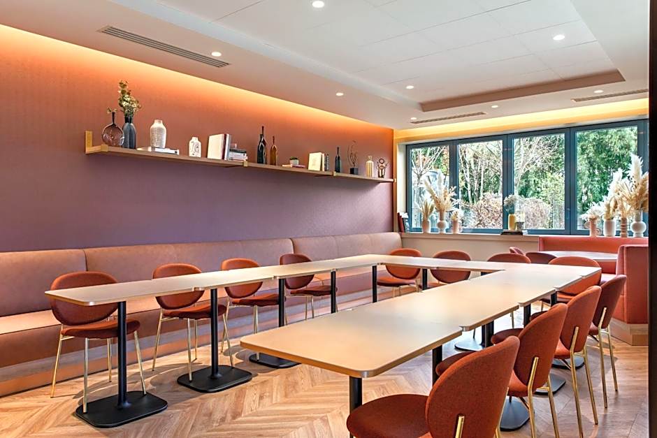 AC Hotel by Marriott Paris Porte Maillot