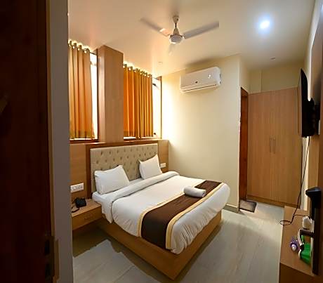 Nivedita Hotel