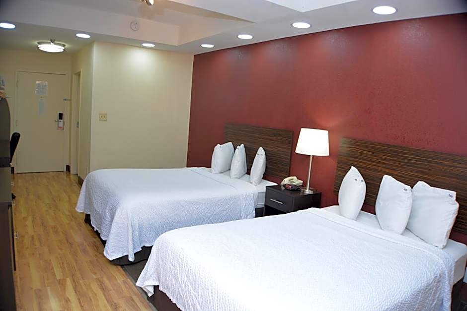 Red Roof PLUS+ & Suites Chattanooga - Downtown