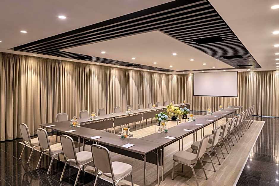 RADISSON BLU LEOGRAND HOTEL