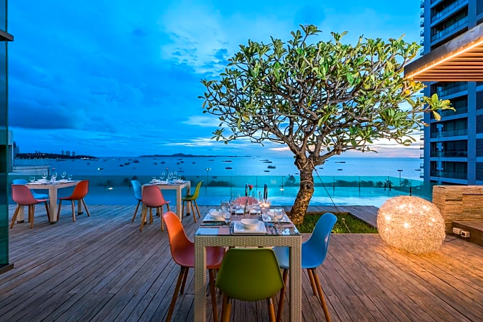 Seven Zea Chic Hotel