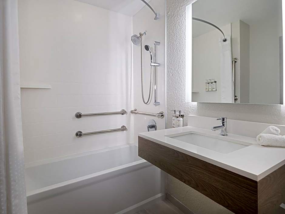 Holiday Inn Express & Suites Lakeland North - I-4 By IHG