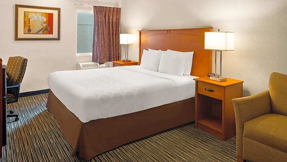 Magnuson Hotel Detroit Airport