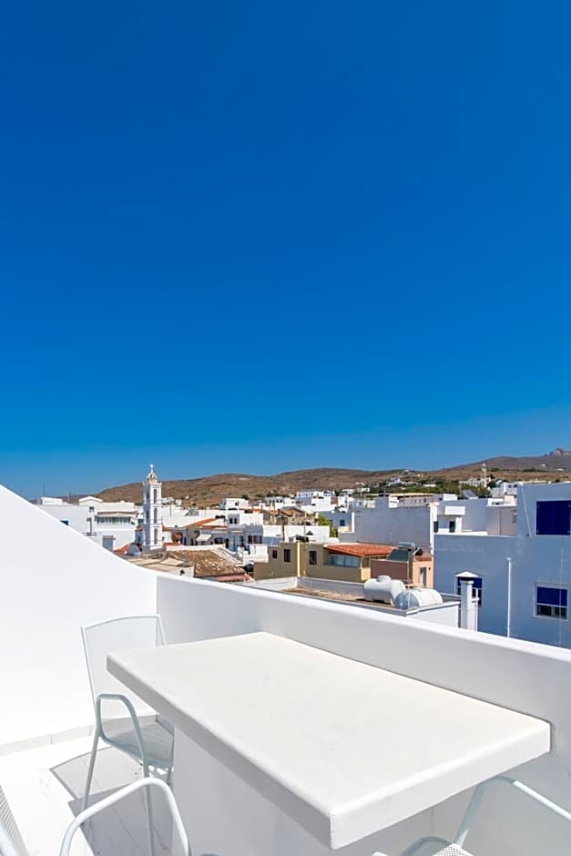 Nama Hotel Tinos