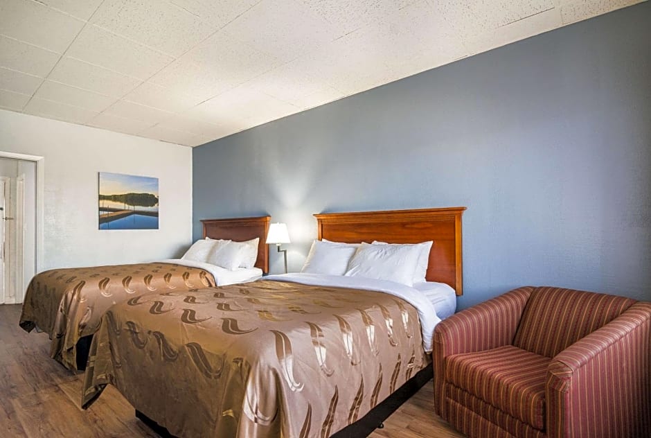 Quality Inn - On The Lake Clarksville-Boydton