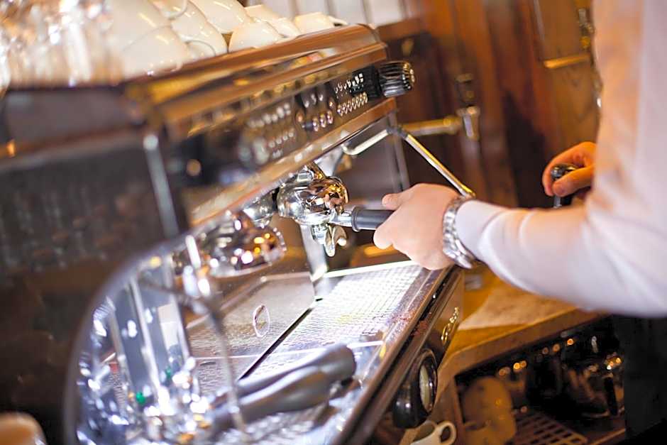 The Lakeside Hotel & Leisure Centre